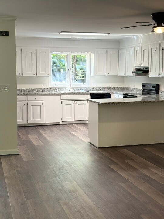350 Mountain Creek Church Rd, Unit 17 in Greenville, SC - Building Photo