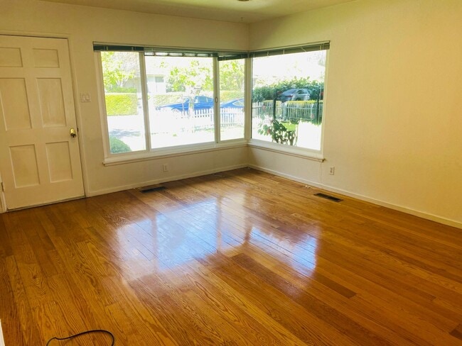 3765 Mosswood Dr, Unit 3765 Mosswood Dr. in Lafayette, CA - Foto de edificio - Building Photo