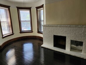 2224 W Irving Park Rd in Chicago, IL - Building Photo - Building Photo