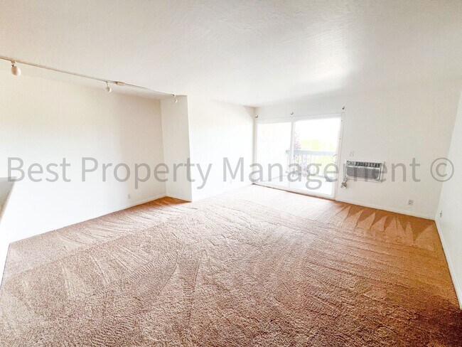 1085 Murrieta Blvd in Livermore, CA - Building Photo - Building Photo