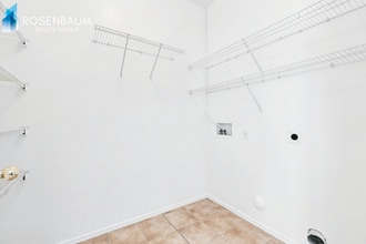 1921 E Desert Moon Trail in San Tan Valley, AZ - Foto de edificio - Building Photo