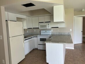 312 Hancock Bridge Pky in Cape Coral, FL - Building Photo - Building Photo
