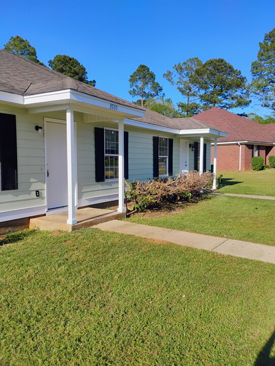 3935 Rodnor Forest Ln in Albany, GA - Building Photo
