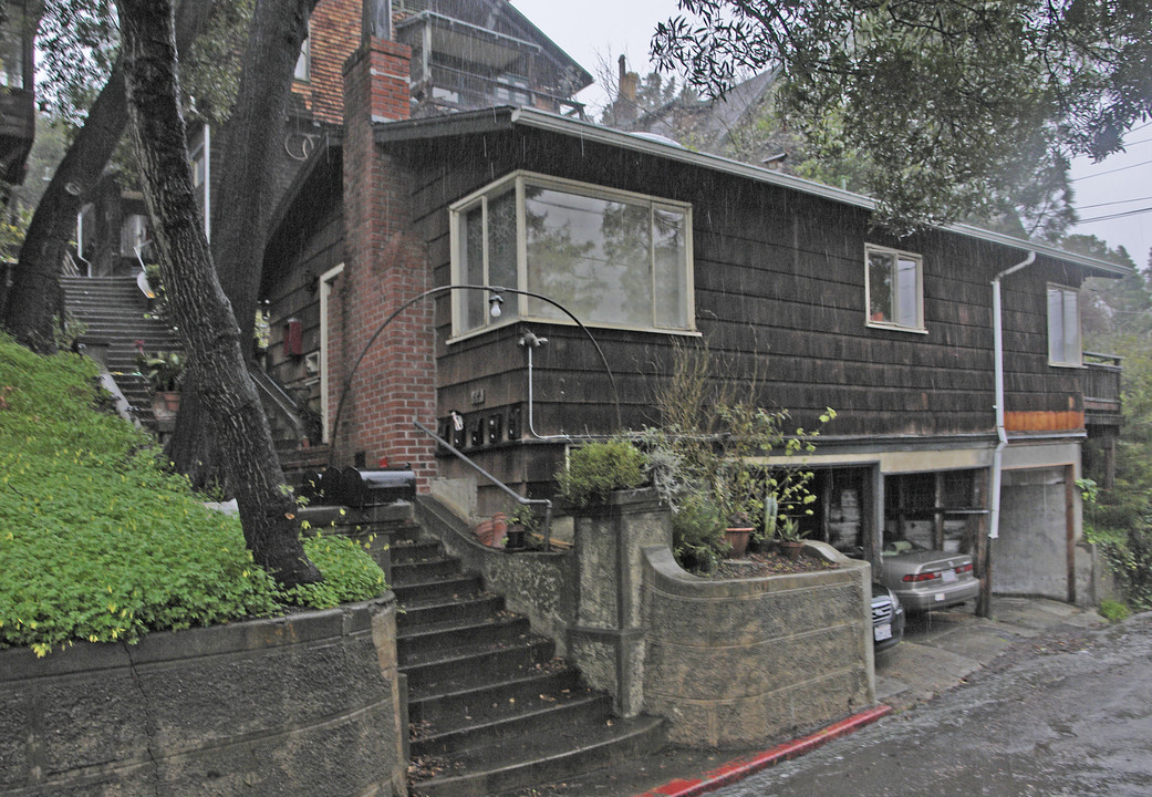 64 Panoramic Way in Berkeley, CA - Building Photo