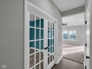 9715 Violet Cir in Indianapolis, IN - Building Photo - Building Photo