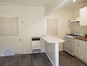 2305 Lemon Ave. in Signal Hill, CA - Foto de edificio - Building Photo