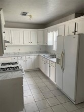 1701 Utah St in Baytown, TX - Building Photo - Building Photo