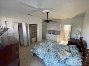 9525 SW 16th St in Miami, FL - Building Photo - Building Photo