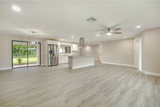 4105 SE 1st Pl in Cape Coral, FL - Building Photo - Building Photo