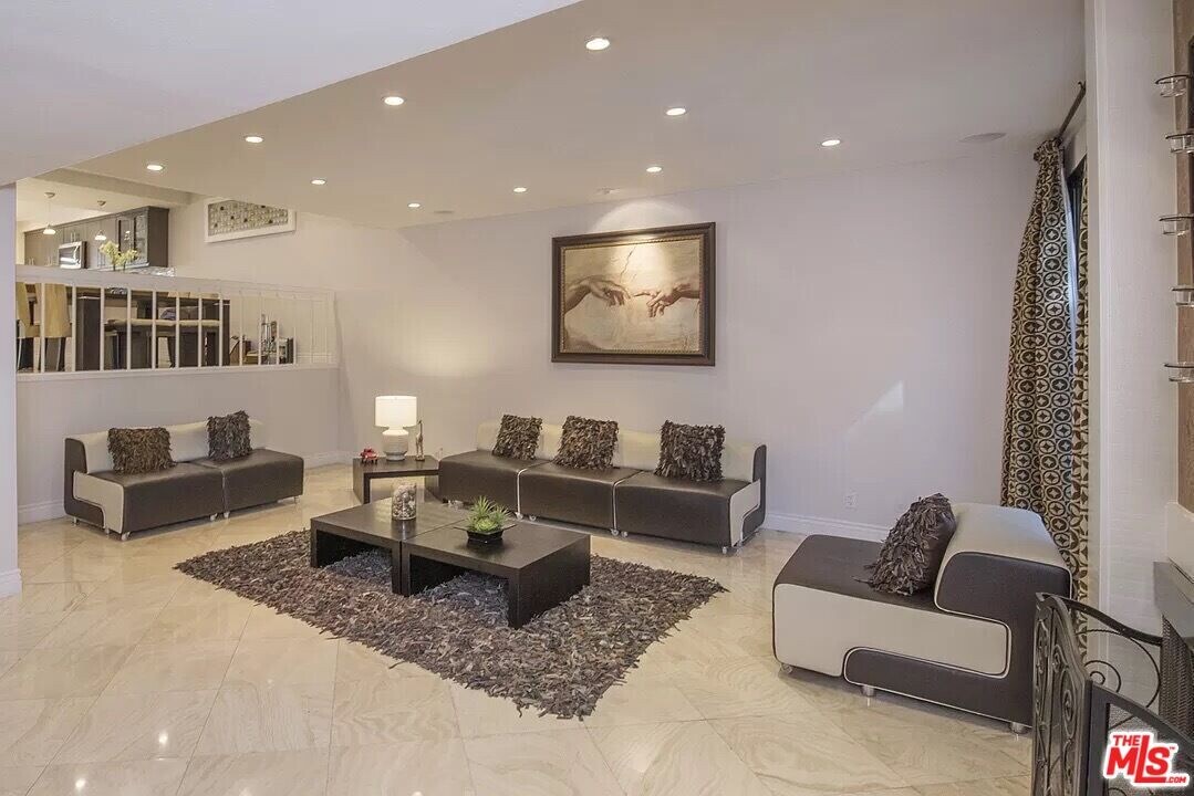 6205 1/2 Nita Ave in Los Angeles, CA - Building Photo
