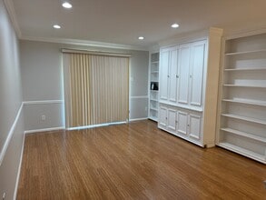 10315 Forest Brook Ln in St. Louis, MO - Foto de edificio - Building Photo