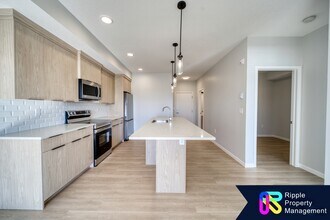 19489 Main St SE in Calgary, AB - Building Photo - Building Photo