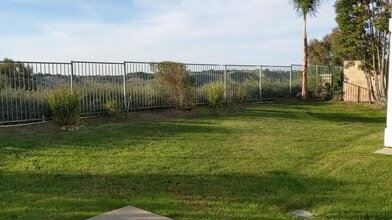31 Ledgewood Dr in Rancho Santa Margarita, CA - Foto de edificio - Building Photo