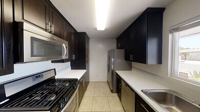 5143 Tipton St in San Diego, CA - Building Photo - Building Photo