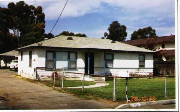 524-524 1/2 Acacia Rd in Santa Paula, CA - Building Photo - Building Photo