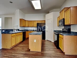 1410 Loma Linda Ter in Corinth, TX - Foto de edificio - Building Photo