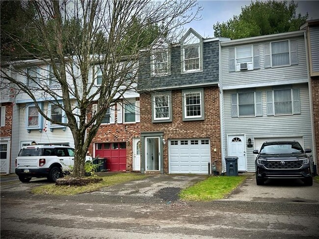 909 Lynwood Ct in Cranberry Township, PA - Foto de edificio - Building Photo