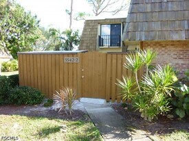5542 Malt Dr in Ft. Myers, FL - Building Photo