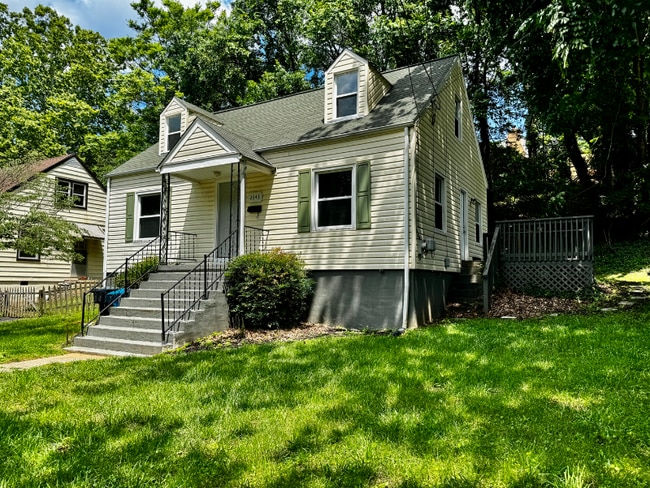2643 Lansing Dr SW in Roanoke, VA - Building Photo - Building Photo