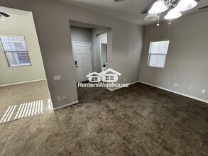 1933 W Davis Rd in Phoenix, AZ - Building Photo - Building Photo