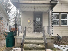 1117 Berten St in Lansing, MI - Building Photo