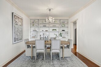 3711 San Felipe St in Houston, TX - Building Photo - Building Photo