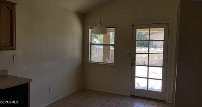 10340 Valle Suave Dr in Socorro, TX - Building Photo - Building Photo