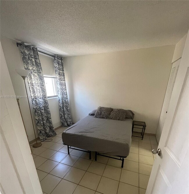 3637 Indian Creek Dr in Miami Beach, FL - Building Photo - Building Photo