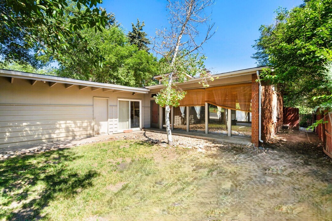 1325 W 20th St in Greeley, CO - Building Photo