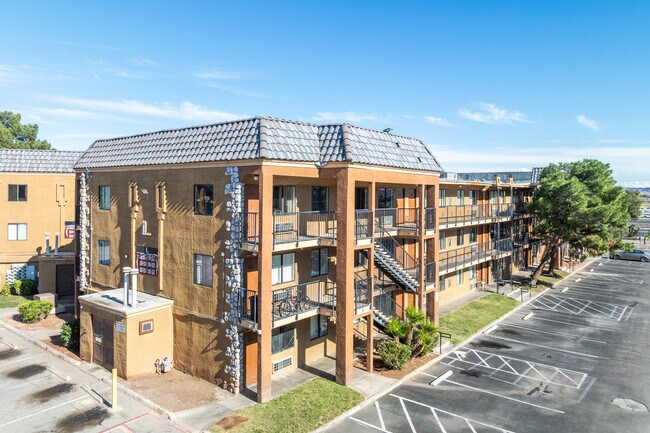 The Suites in Las Vegas, NV - Building Photo - Building Photo