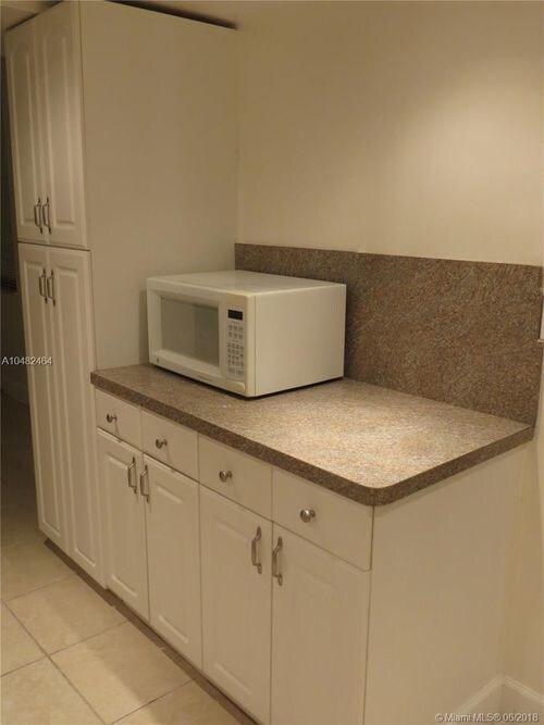 20350 W Country Club Dr-Unit -10D in Aventura, FL - Building Photo - Building Photo