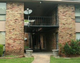 Peabody Station Apartments in Memphis, TN - Building Photo - Building Photo