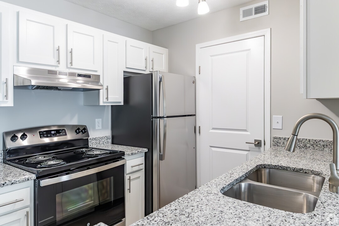 Emerald Lakes in Powell, OH - Foto de edificio