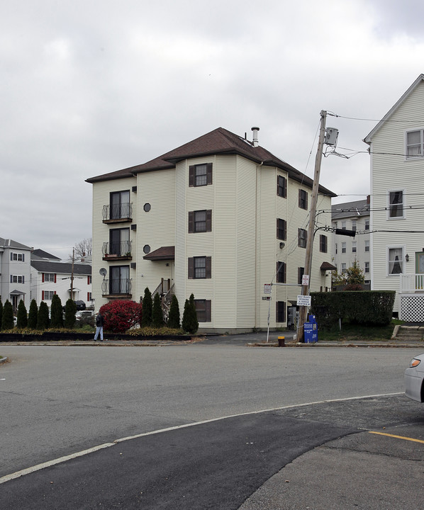 37 Barber Ave in Worcester, MA - Foto de edificio