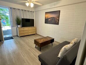 410 Nahua St, Unit 104 in Honolulu, HI - Foto de edificio - Building Photo