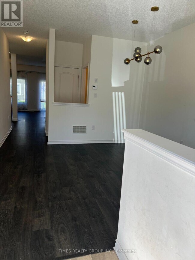 23 Catamaran Dr in Wasaga Beach, ON - Building Photo - Building Photo