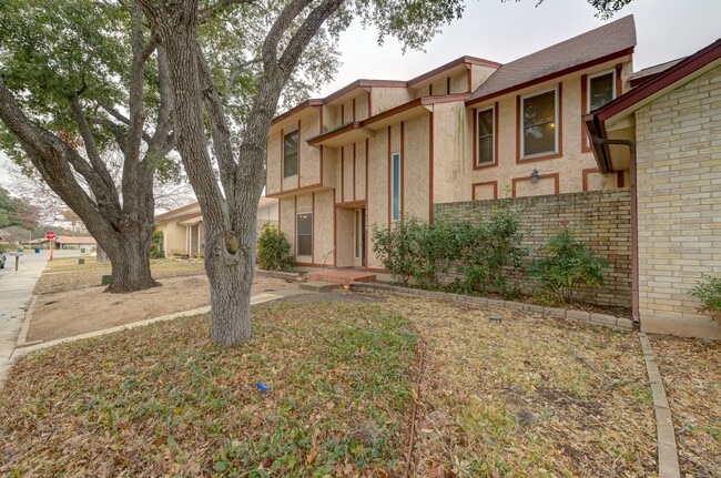 13509 Dutch Myrtle Dr in San Antonio, TX - Building Photo - Building Photo