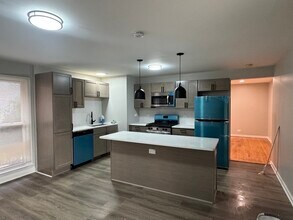 1127 E 159th Pl in South Holland, IL - Building Photo - Building Photo