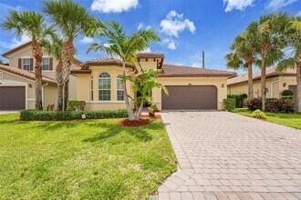 7162 Prudencia Dr in Greenacres, FL - Building Photo - Building Photo