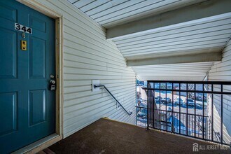 344 Danbury Ln in East Brunswick, NJ - Building Photo - Building Photo