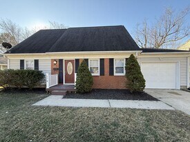 179 Colony Rd in Newport News, VA - Building Photo