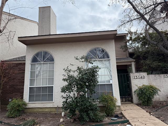 13140 Burninglog Ln in Dallas, TX - Building Photo