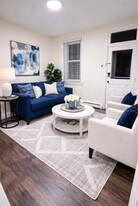 825 Maple Ave in Phoenixville, PA - Building Photo