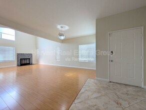 5621 Civic Terrace Ave in Newark, CA - Building Photo - Building Photo