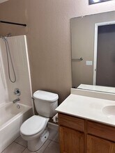 1404 Venice Cir in Stockton, CA - Building Photo - Building Photo