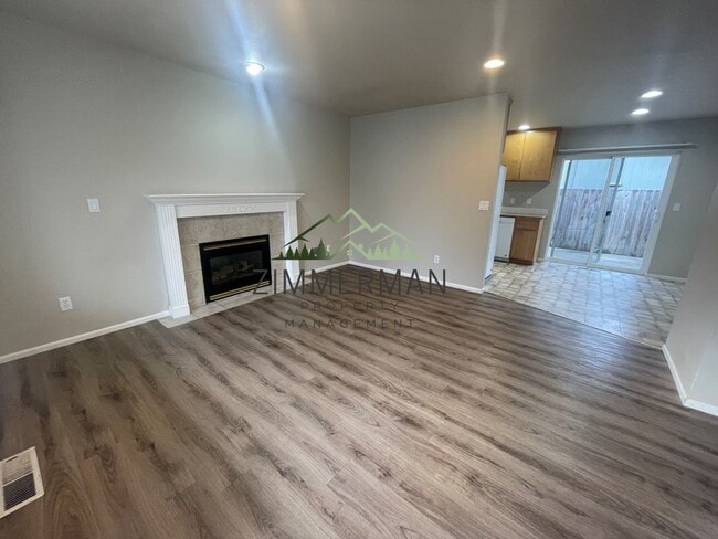 656 S 41st St in Springfield, OR - Building Photo - Building Photo