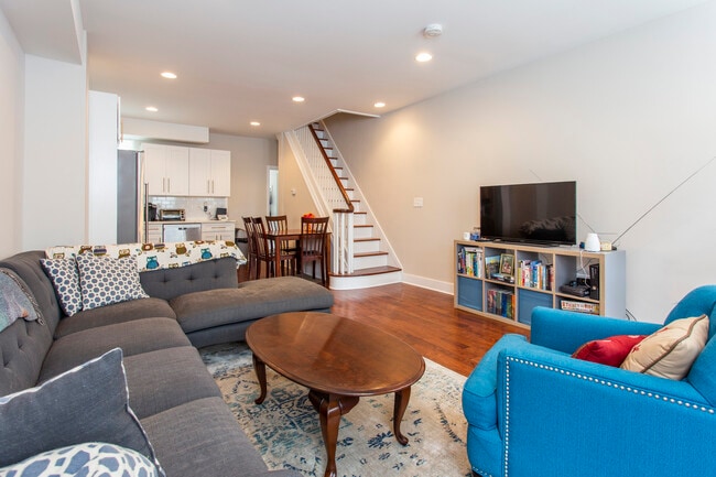1711 Latona St in Philadelphia, PA - Building Photo - Building Photo