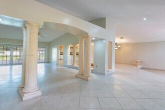 161 SW 129th Ave in Miami, FL - Foto de edificio - Building Photo