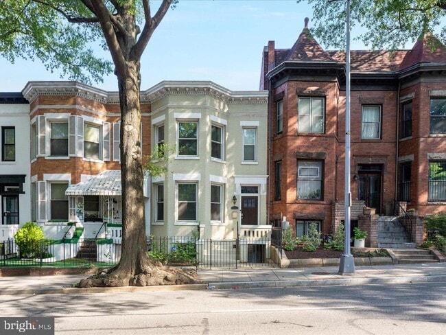 21 Rhode Island Ave NW in Washington, DC - Building Photo - Building Photo