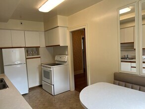 4879 Collingwood St in Vancouver, BC - Building Photo - Building Photo